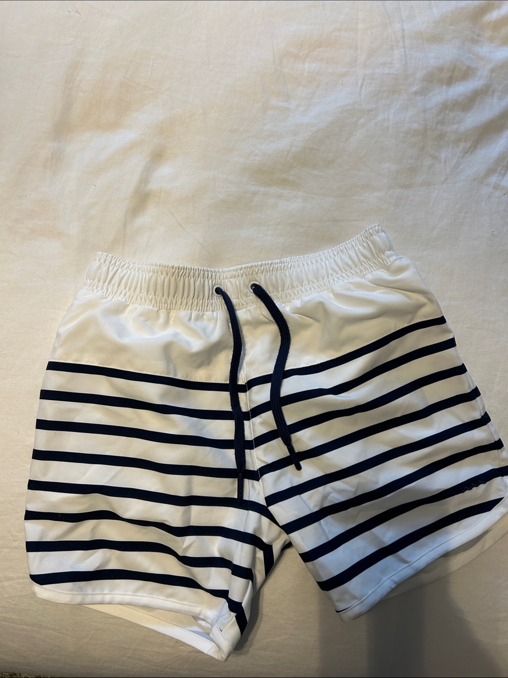 Minnow Boys White & Navy Striped swim shorts size 8